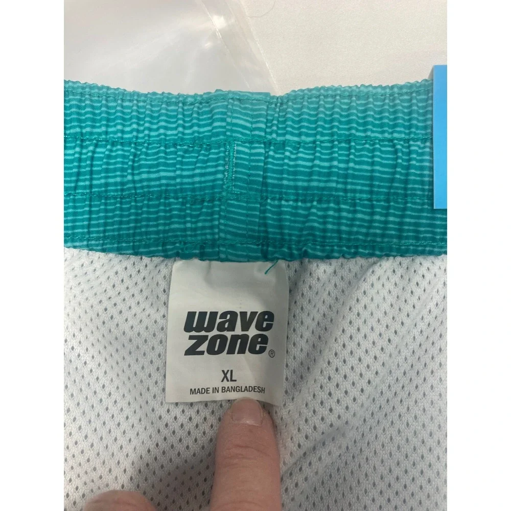 Wave Zone Men's XL Swim Trunks Blue Green Ombre Volley Shorts Mesh Lined NWT
